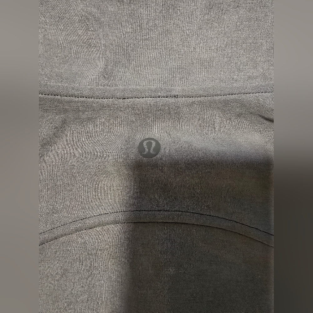 Lululemon Women's Tupe Croped Top Sweater. Size 4 - Picture 5 of 6